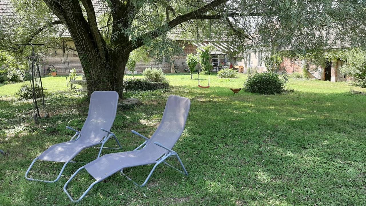 Gîte Chez Léo Varennes-sur-le-Doubs Kültér fotó